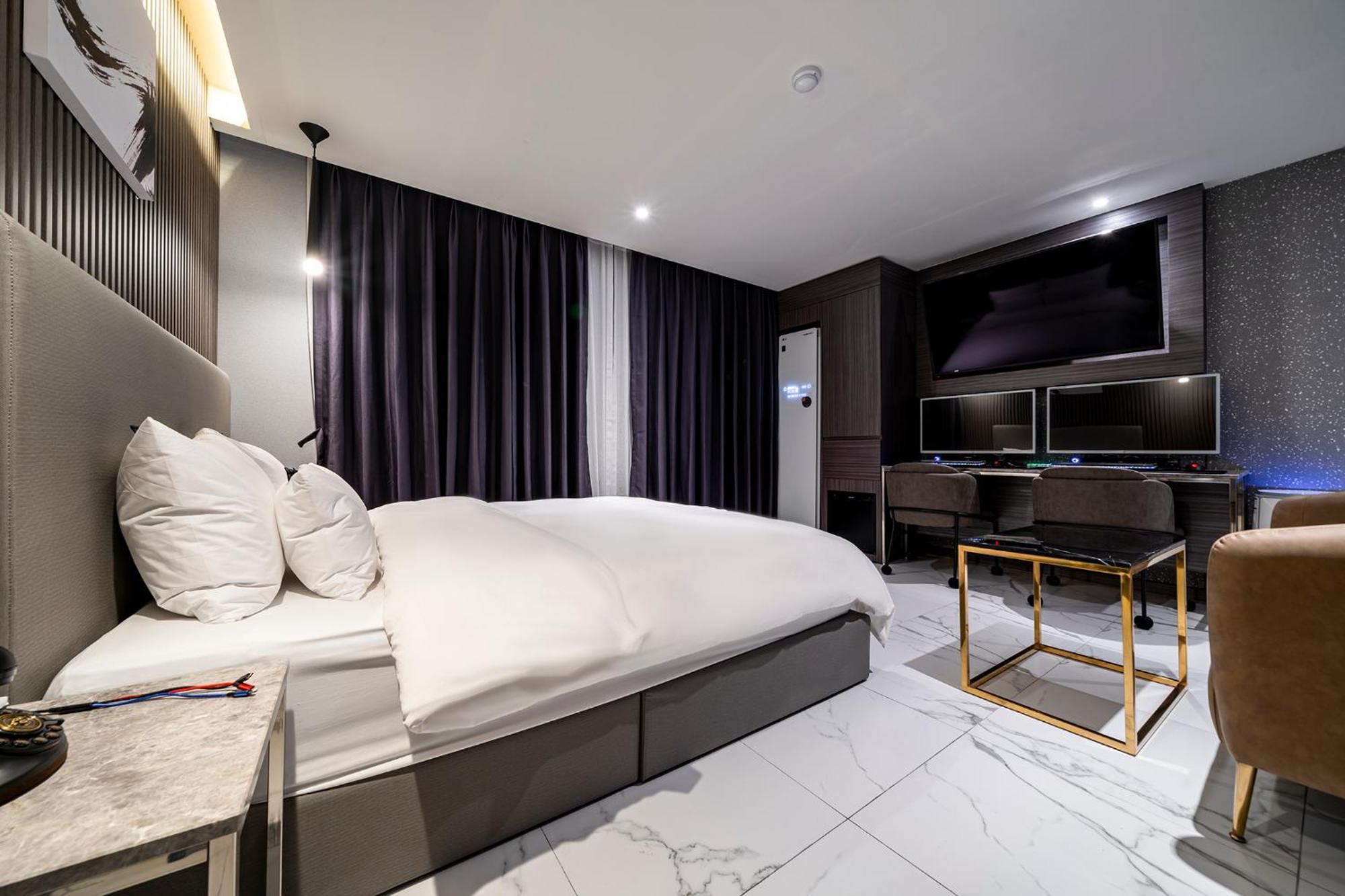 Urban Brown Hotel Chungju City Hall Bagian luar foto