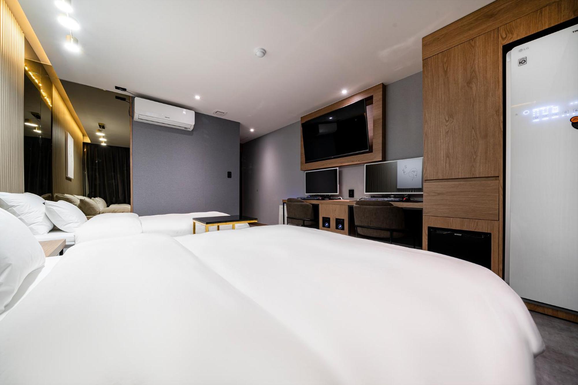 Urban Brown Hotel Chungju City Hall Bagian luar foto