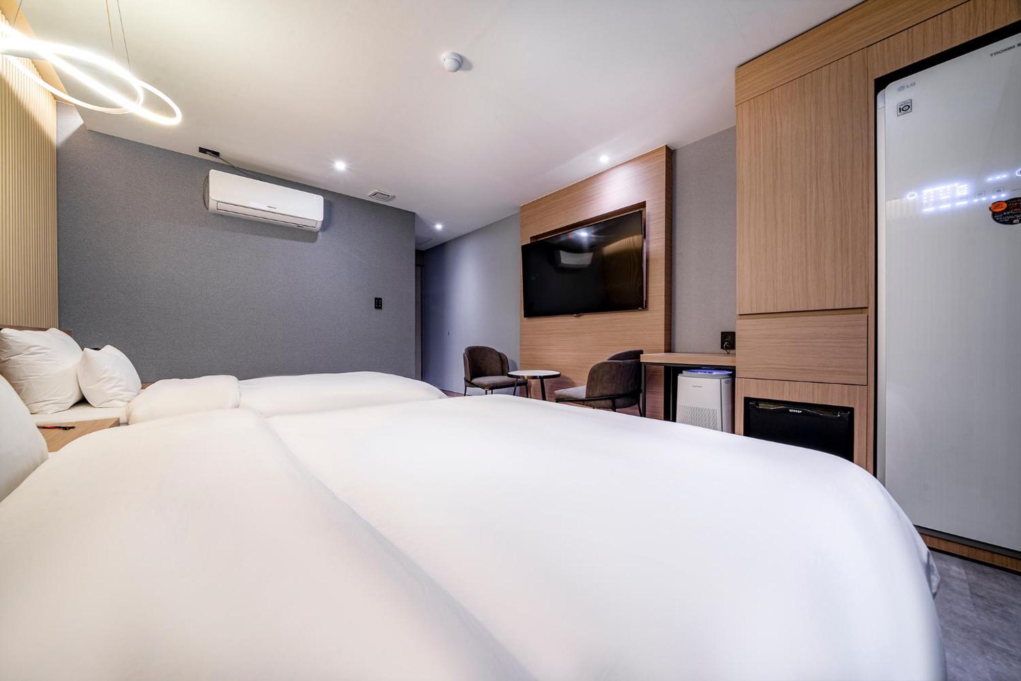 Urban Brown Hotel Chungju City Hall Bagian luar foto