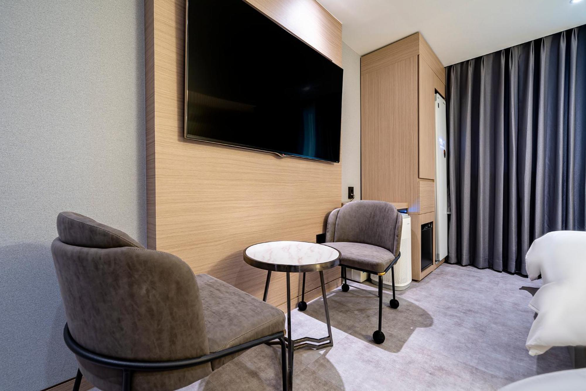 Urban Brown Hotel Chungju City Hall Bagian luar foto