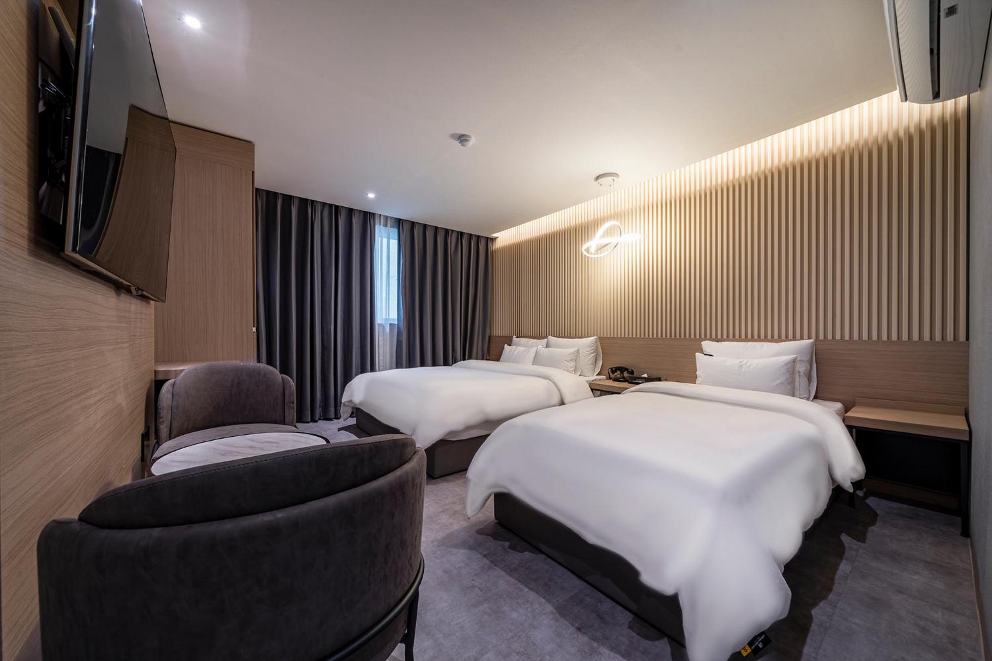 Urban Brown Hotel Chungju City Hall Bagian luar foto