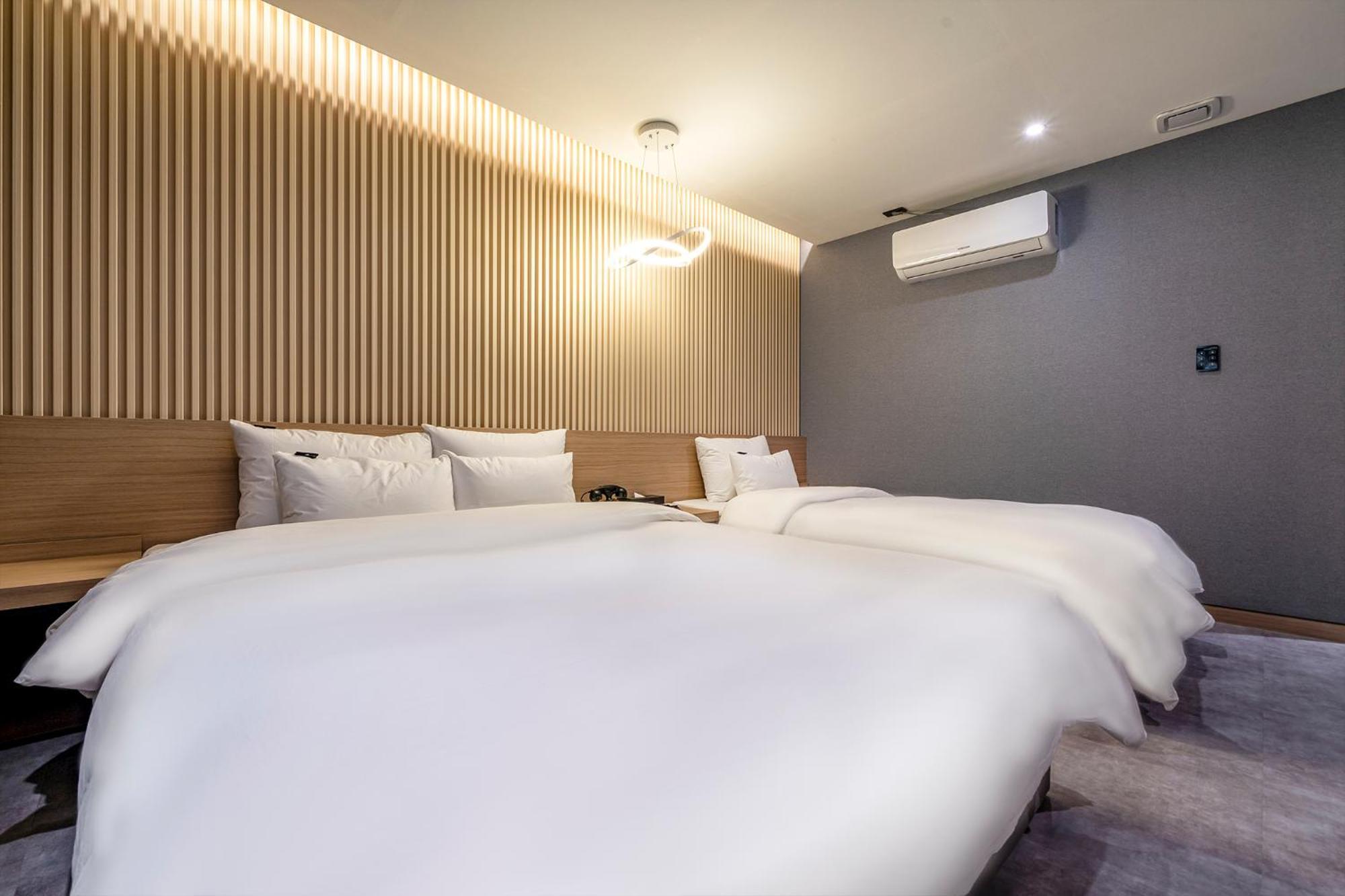 Urban Brown Hotel Chungju City Hall Bagian luar foto