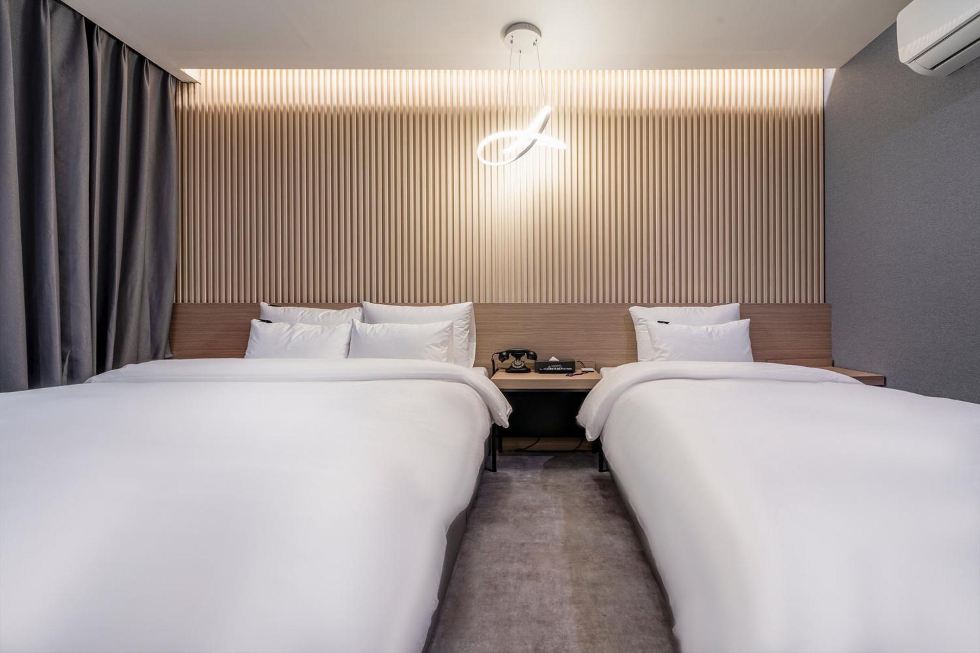 Urban Brown Hotel Chungju City Hall Bagian luar foto