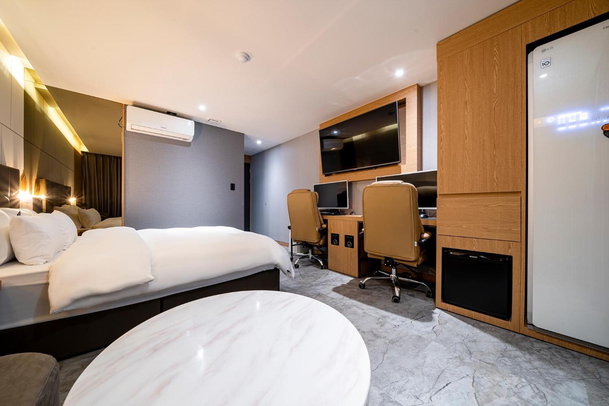 Urban Brown Hotel Chungju City Hall Bagian luar foto