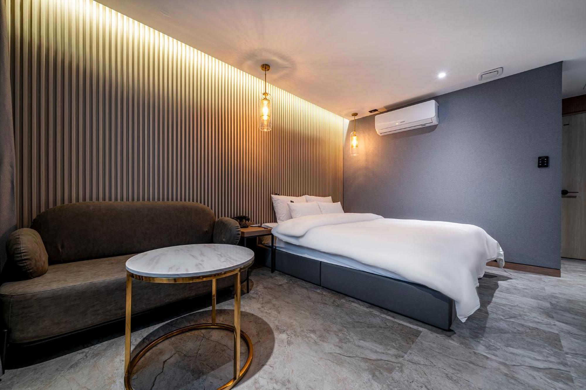 Urban Brown Hotel Chungju City Hall Bagian luar foto