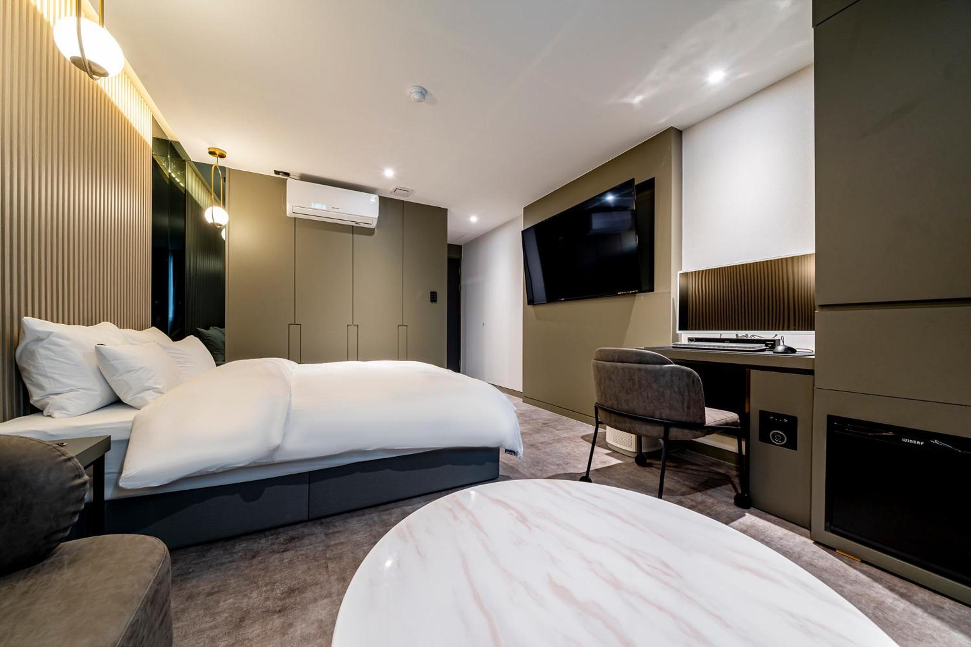 Urban Brown Hotel Chungju City Hall Bagian luar foto